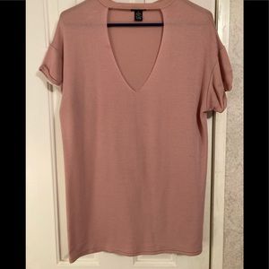 SHORT SLEEVE WITH OPEN CUT NECK COLOR IS DUSTY PINK
